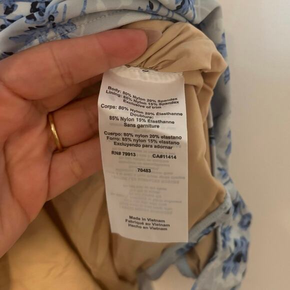 NWT A Pea in the Pod Ruffled Maternity Floral Swimsuit Light Blue Size M - Picture 4 of 7